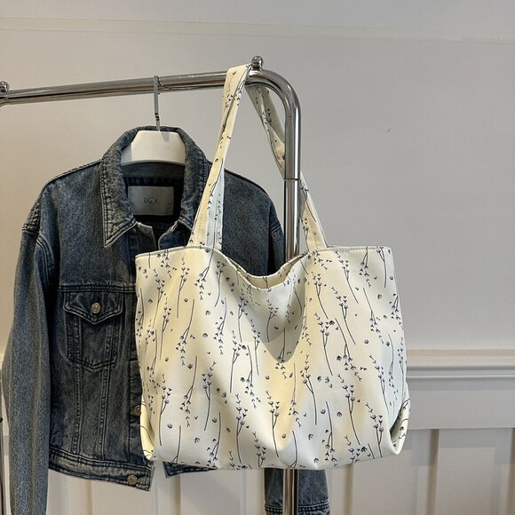 Medium Nylon Classic Style Sewing Thread Square Zipper Chic Floral Tote Bag - Picture 11 of 12